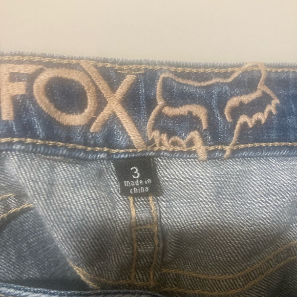 Fox Distressed Denim Boyfriend Jeans - Picture 11 of 11
